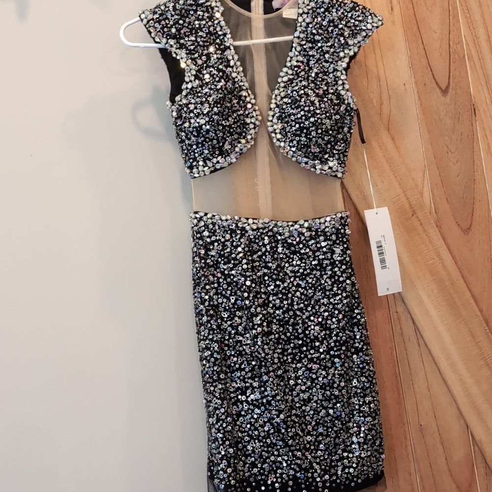 NWT Jovani Sleeveless Short Dress 98044, black/silver - Picture 2 of 11
